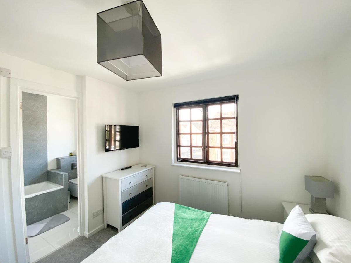 Harbourside House - Great Location - Parking - 2 En-Suites - Sleeps 5 Plus 1 Poole Exterior photo