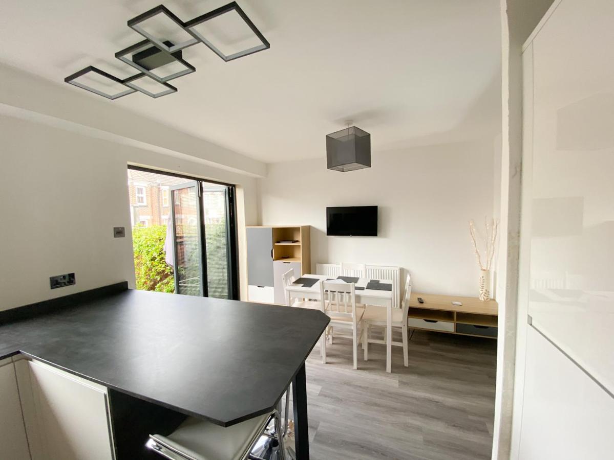 Harbourside House - Great Location - Parking - 2 En-Suites - Sleeps 5 Plus 1 Poole Exterior photo